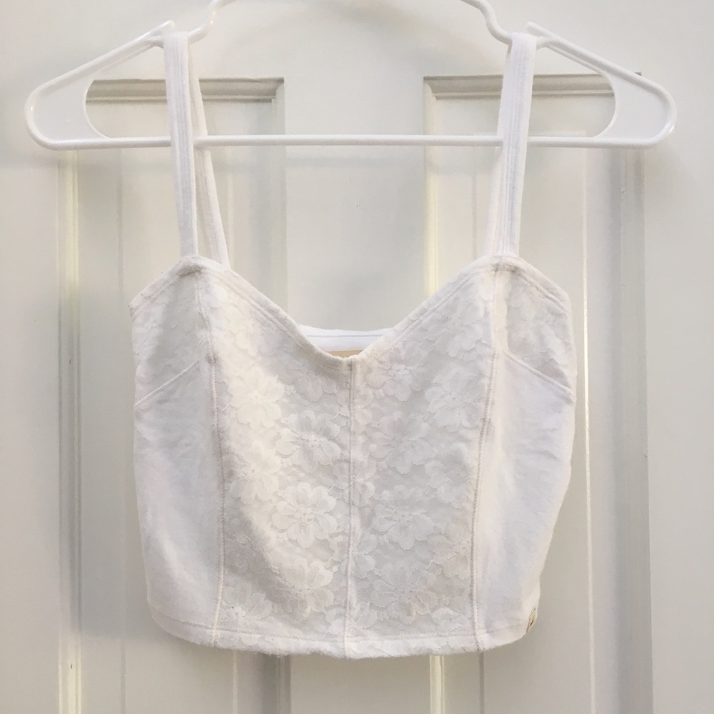 HOLLISTER LACE DETAILS CROPPED TANK